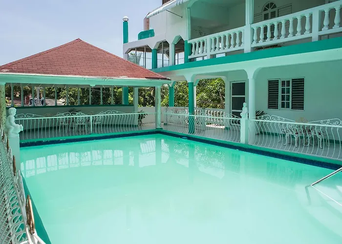 Diamond Hotel *